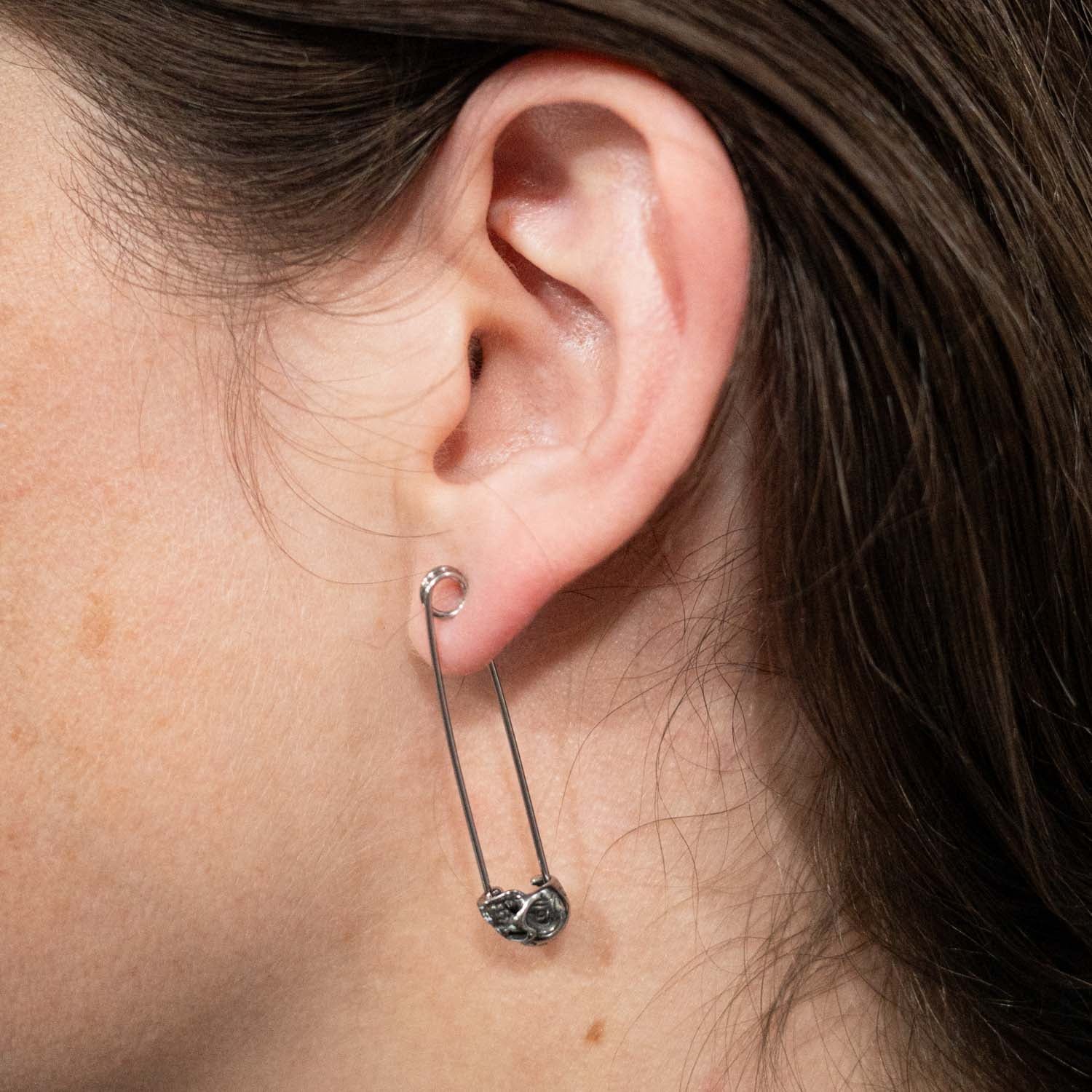 Skull Safetypin Earring